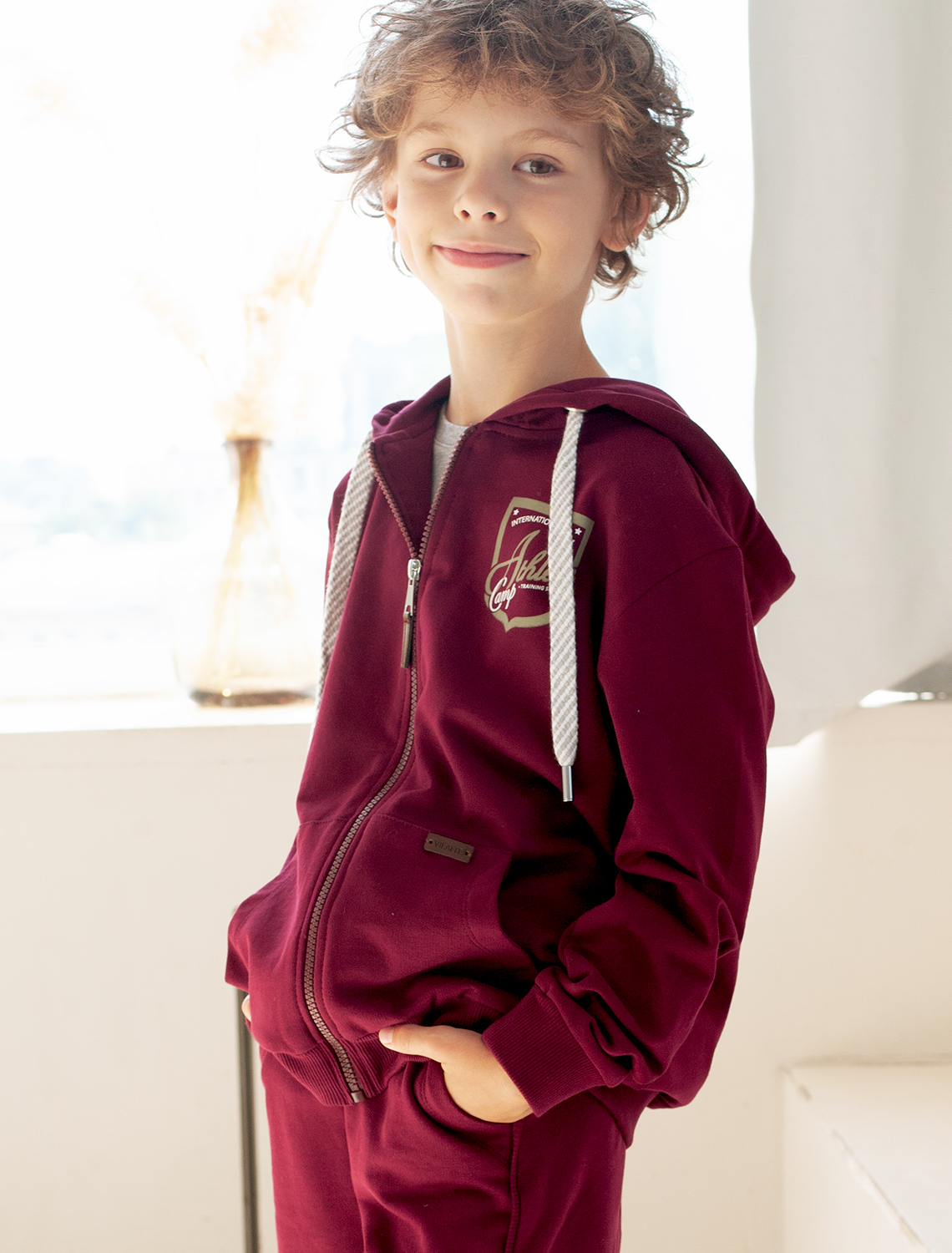 картинка Джемпер для мальчика бордовый магазин Одежда+ являющийся официальным дистрибьютором в России 